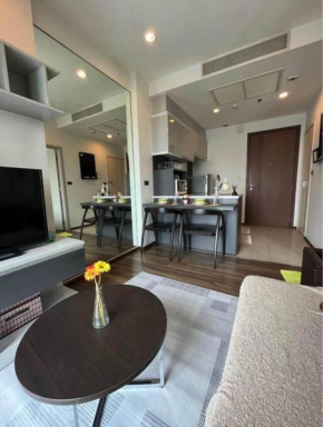 Cozy Apartment With Train Access
